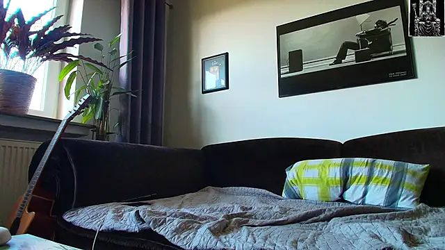 Snapshot of Kingsscepter chatting on 02/23/25, 02:25 Kingsscepter online show from 02/23/25, 02:25