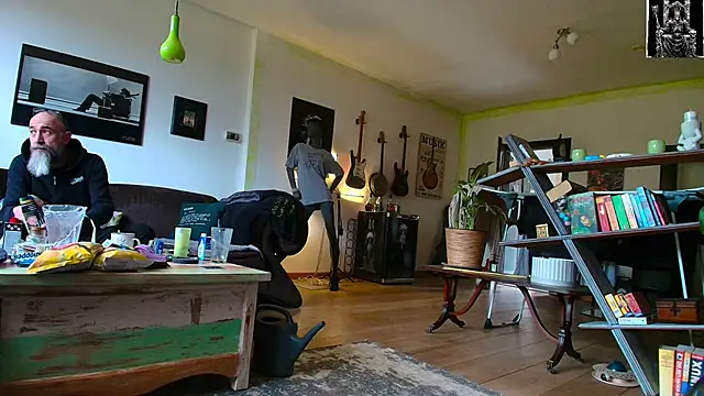 Snapshot of Kingsscepter chatting on 02/24/25, 12:16 Kingsscepter online show from 02/24/25, 12:16