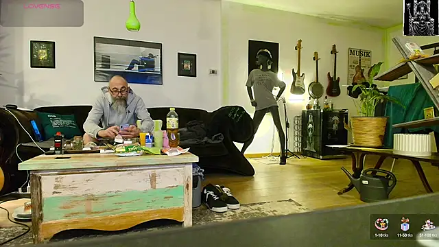 Snapshot of Kingsscepter chatting on 03/02/25, 06:51 Kingsscepter online show from 03/02/25, 06:51