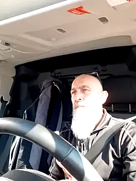 Snapshot of Kingsscepter chatting on 03/05/25, 01:17 Kingsscepter online show from 03/05/25, 01:17