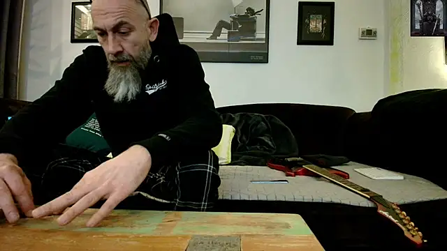 Snapshot of Kingsscepter chatting on 03/10/25, 08:12 Kingsscepter online show from 03/10/25, 08:12