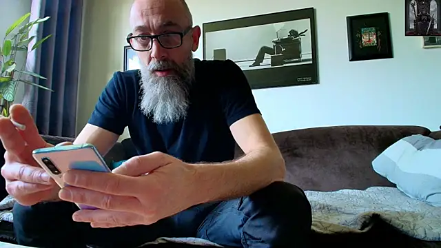 Snapshot of Kingsscepter chatting on 03/21/25, 02:40 Kingsscepter online show from 03/21/25, 02:40