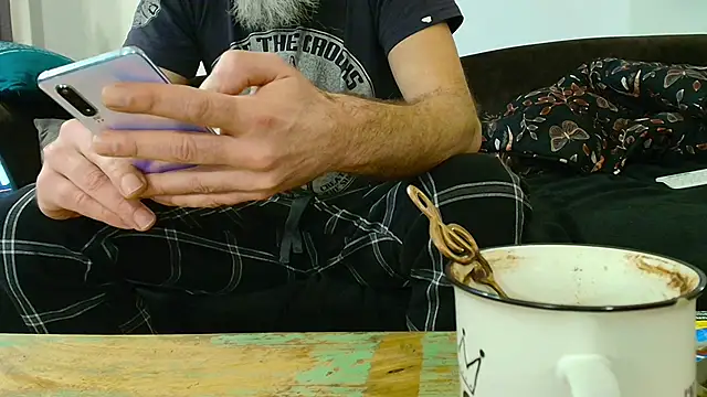 Snapshot of Kingsscepter chatting on 11/22/25, 03:44 Kingsscepter online show from 11/22/25, 03:44