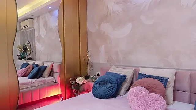 JullyBlair online show from 10/25/25, 03:58