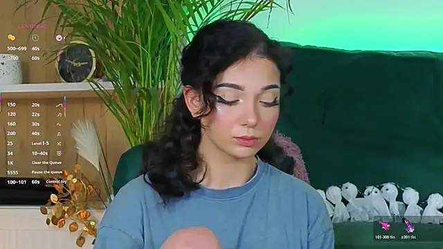 AveryWillow online show from 11/10/25, 06:12