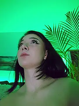 AveryWillow online show from 11/19/25, 10:10