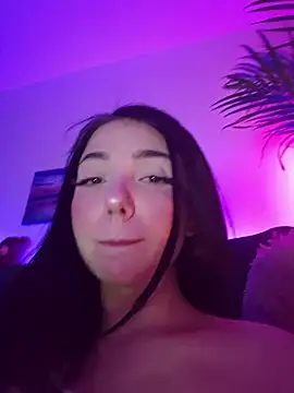 Snapshot of AveryWillow chatting on 02/23/26, 03:15 AveryWillow online show from 02/23/26, 03:15