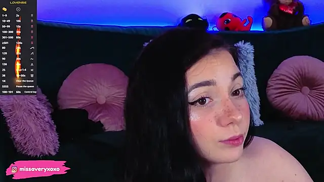 AveryWillow online show from 03/31/26, 10:32