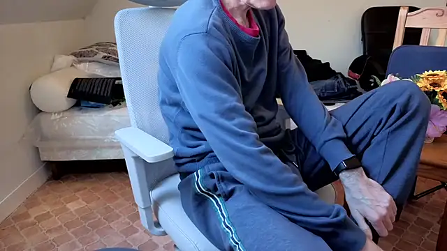 SteveStiffbone online show from 04/11/26, 01:04