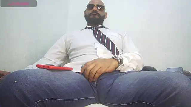 Snapshot of bruce_bigg chatting on 05/03/26, 11:44 bruce bigg online show from 05/03/26, 11:44