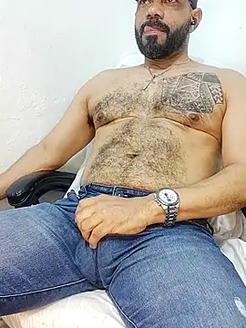 Snapshot of bruce_bigg chatting on 05/12/26, 11:46 bruce bigg online show from 05/12/26, 11:46