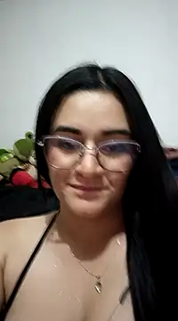 Snapshot of Hanna_Kinsley chatting on 12/25/24, 01:31 Hanna Kinsley online show from 12/25/24, 01:31