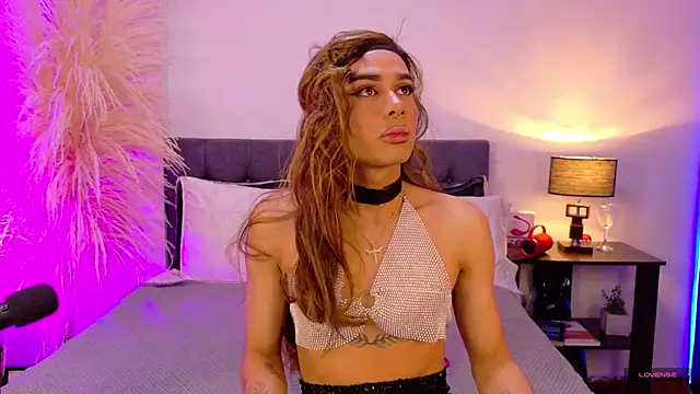 Snapshot of Rouse_Hilton chatting on 11/17/25, 10:59 Rouse Hilton online show from 11/17/25, 10:59