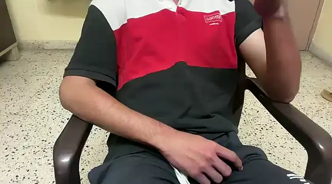 Snapshot of rahul_4u chatting on 03/14/25, 09:54 rahul 4u online show from 03/14/25, 09:54