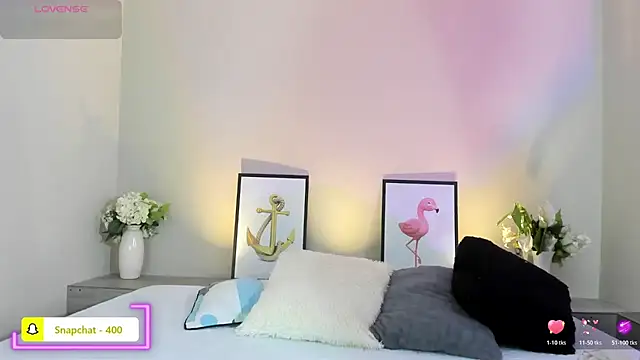 naomiii   online show from 04/16/26, 11:55