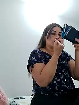 Snapshot of _Prinscarlet_ chatting on 12/17/24, 10:43 Prinscarlet online show from 12/17/24, 10:43