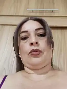 Snapshot of _Prinscarlet_ chatting on 02/05/25, 04:06 Prinscarlet online show from 02/05/25, 04:06