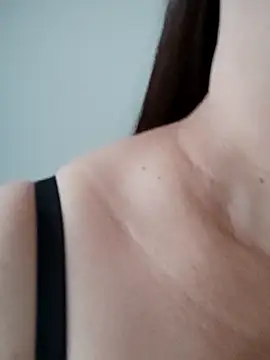 Snapshot of _Prinscarlet_ chatting on 10/23/25, 09:46 Prinscarlet online show from 10/23/25, 09:46