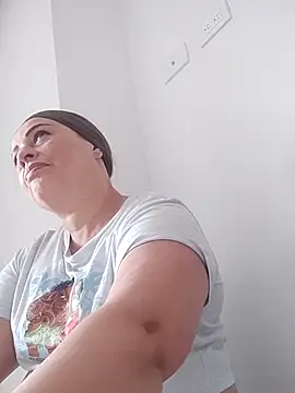 Snapshot of _Prinscarlet_ chatting on 11/23/25, 05:46 Prinscarlet online show from 11/23/25, 05:46