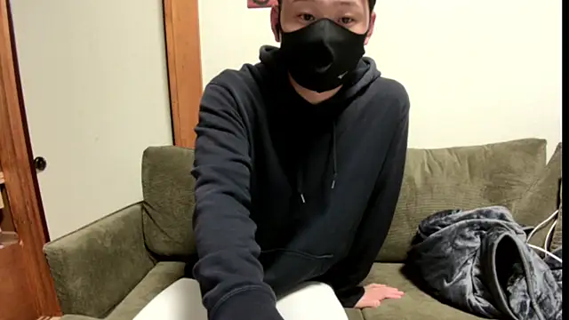 Snapshot of tuki_fu chatting on 01/10/25, 12:15 tuki fu online show from 01/10/25, 12:15