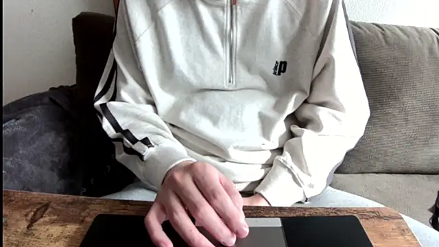 Snapshot of tuki_fu chatting on 01/25/25, 04:02 tuki fu online show from 01/25/25, 04:02