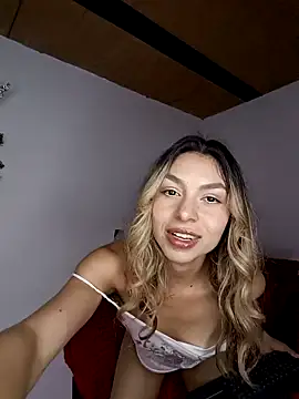 Snapshot of Karolgood3 chatting on 12/12/24, 11:47 Karolgood3 online show from 12/12/24, 11:47