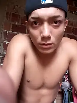 Snapshot of tayson_ chatting on 11/14/25, 11:42 tayson online show from 11/14/25, 11:42