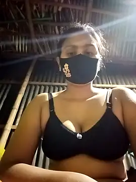 Snapshot of HenaAra chatting on 12/30/24, 03:35 HenaAra online show from 12/30/24, 03:35