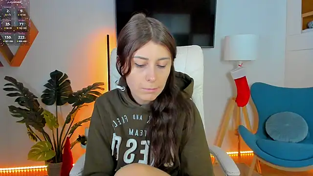 Snapshot of Hailey_Green chatting on 12/22/25, 09:56 Hailey Green online show from 12/22/25, 09:56