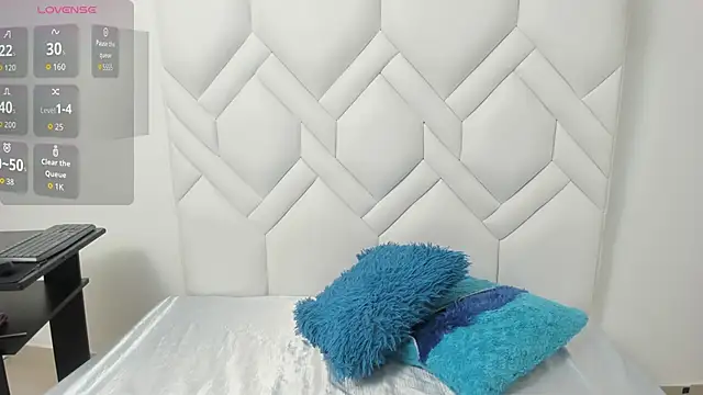 Analia18  online show from 11/12/25, 01:11