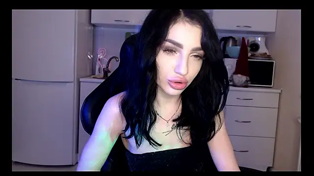 Snapshot of NancyLovee_ chatting on 12/07/24, 11:23 NancyLovee  online show from 12/07/24, 11:23