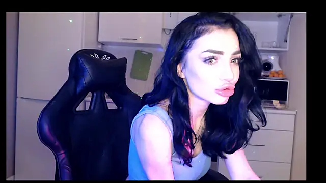 Snapshot of NancyLovee_ chatting on 12/10/24, 01:22 NancyLovee  online show from 12/10/24, 01:22