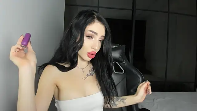 Snapshot of NancyLovee_ chatting on 09/24/25, 01:25 NancyLovee  online show from 09/24/25, 01:25
