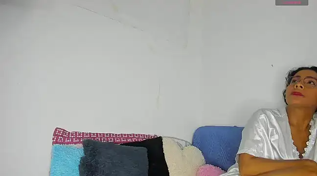 Snapshot of Nenita_Hot_ chatting on 03/18/25, 10:58 Nenita Hot online show from 03/18/25, 10:58