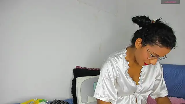 Snapshot of Nenita_Hot_ chatting on 03/20/25, 10:40 Nenita Hot online show from 03/20/25, 10:40