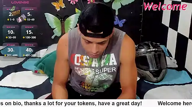 Snapshot of MikeRose94 chatting on 03/18/25, 07:20 MikeRose94 online show from 03/18/25, 07:20