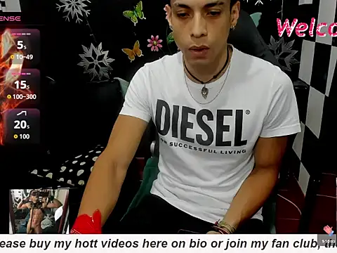 Snapshot of MikeRose94 chatting on 10/11/25, 04:05 MikeRose94 online show from 10/11/25, 04:05