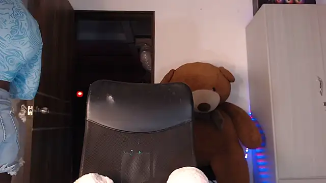 mistressbigcock777 online show from 04/01/26, 03:40