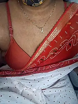 Snapshot of anitha906 chatting on 11/19/25, 05:02 anitha906 online show from 11/19/25, 05:02