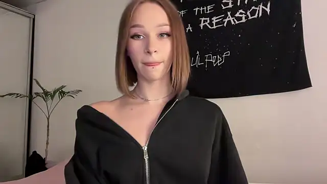 ur molly online show from 04/15/26, 12:34