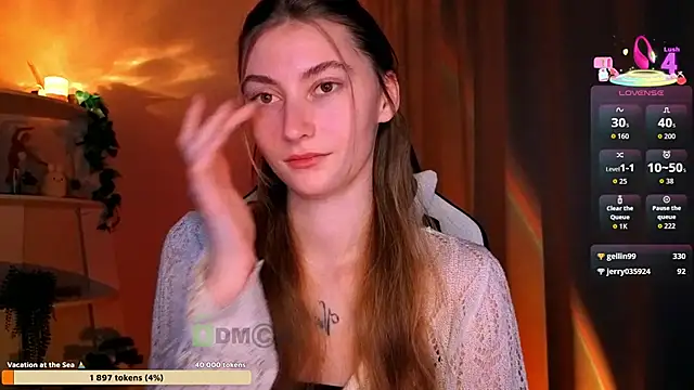 lady curls online show from 04/15/26, 10:21