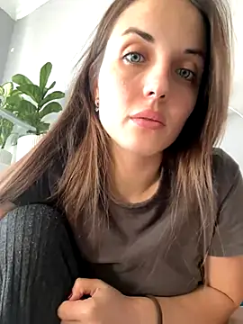 AmiLavs online show from 12/05/25, 11:08