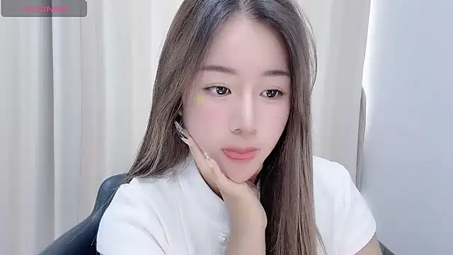 Snapshot of chloe-01 chatting on 12/02/24, 04:09 chloe-01 online show from 12/02/24, 04:09