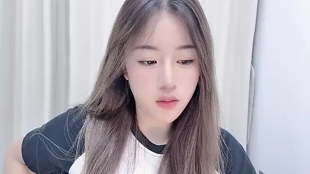 Snapshot of chloe-01 chatting on 12/03/24, 12:16 chloe-01 online show from 12/03/24, 12:16