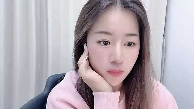 Snapshot of chloe-01 chatting on 12/05/24, 03:28 chloe-01 online show from 12/05/24, 03:28