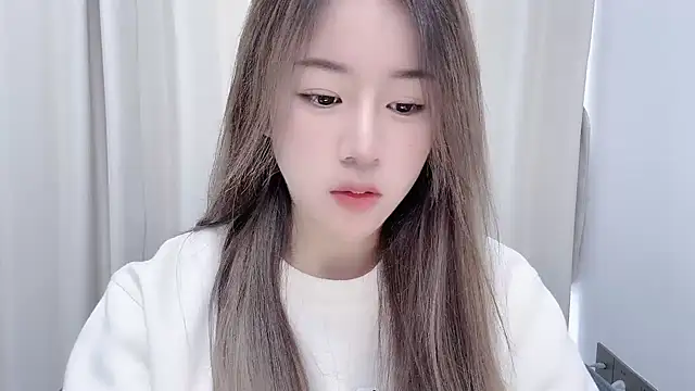 Snapshot of chloe-01 chatting on 12/09/24, 04:45 chloe-01 online show from 12/09/24, 04:45