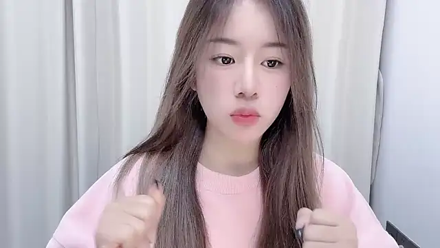 Snapshot of chloe-01 chatting on 12/09/24, 12:19 chloe-01 online show from 12/09/24, 12:19