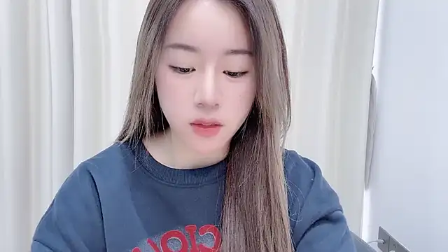 Snapshot of chloe-01 chatting on 12/24/24, 04:22 chloe-01 online show from 12/24/24, 04:22