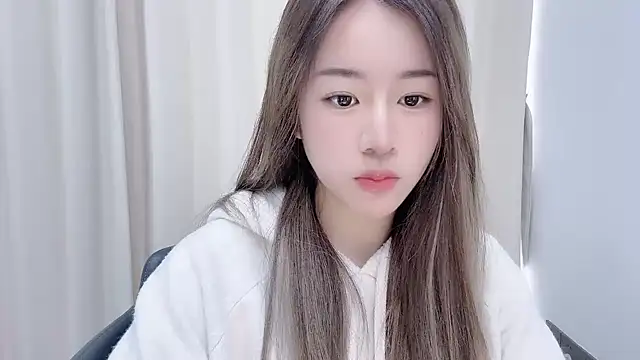 Snapshot of chloe-01 chatting on 12/29/24, 04:48 chloe-01 online show from 12/29/24, 04:48