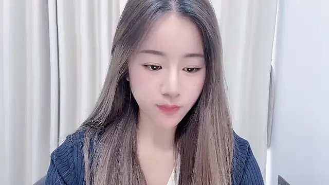 Snapshot of chloe-01 chatting on 01/10/25, 04:12 chloe-01 online show from 01/10/25, 04:12